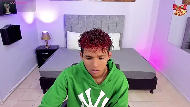 Snapshot of Noah_Smith04 chatting on January 4, 2025, 12:05 pm Noah Smith04 online show from January 4, 2025, 12:05 pm