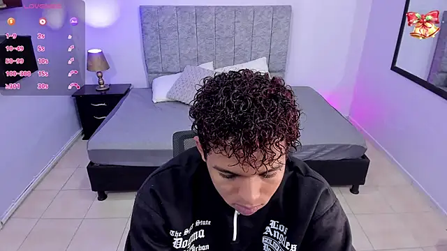 Snapshot of Noah_Smith04 chatting on January 9, 2025, 12:09 pm Noah Smith04 online show from January 9, 2025, 12:09 pm