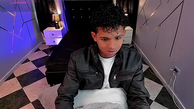 Snapshot of Noah_Smith04 chatting on January 26, 2025, 12:54 pm Noah Smith04 online show from January 26, 2025, 12:54 pm