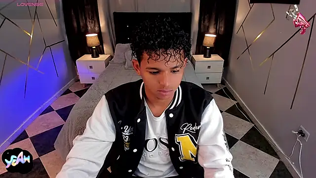 Snapshot of Noah_Smith04 chatting on January 30, 2025, 12:48 pm Noah Smith04 online show from January 30, 2025, 12:48 pm