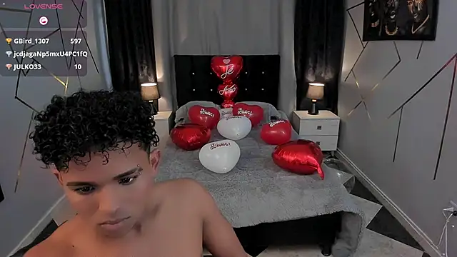 Snapshot of Noah_Smith04 chatting on February 15, 2025, 9:48 pm Noah Smith04 online show from February 15, 2025, 9:48 pm