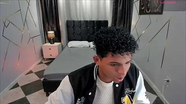 Snapshot of Noah_Smith04 chatting on February 22, 2025, 1:46 pm Noah Smith04 online show from February 22, 2025, 1:46 pm