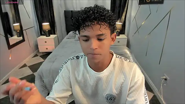 Snapshot of Noah_Smith04 chatting on March 1, 2025, 1:07 pm Noah Smith04 online show from March 1, 2025, 1:07 pm