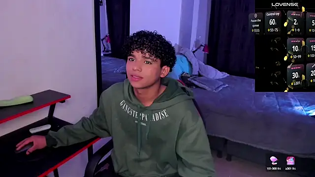 Snapshot of Noah_Smith04 chatting on September 30, 2025, 5:12 am Noah Smith04 online show from September 30, 2025, 5:12 am