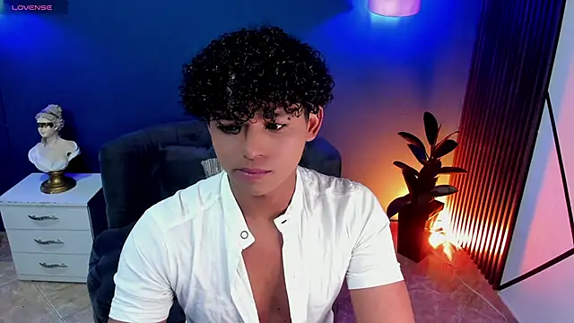 Snapshot of Noah_Smith04 chatting on October 14, 2025, 12:06 pm Noah Smith04 online show from October 14, 2025, 12:06 pm