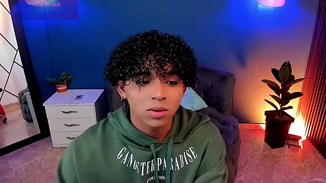 Snapshot of Noah_Smith04 chatting on November 7, 2025, 4:34 am Noah Smith04 online show from November 7, 2025, 4:34 am