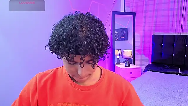 Snapshot of Noah_Smith04 chatting on November 27, 2025, 9:39 pm Noah Smith04 online show from November 27, 2025, 9:39 pm