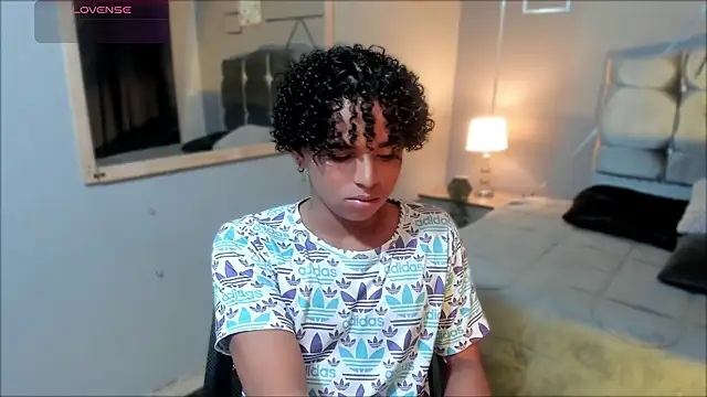 Snapshot of Noah_Smith04 chatting on November 28, 2025, 12:08 pm Noah Smith04 online show from November 28, 2025, 12:08 pm