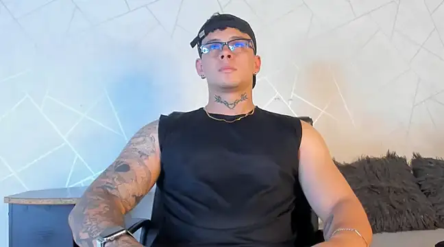 Snapshot of NoahhBrown chatting on January 9, 2025, 4:08 am NoahhBrown online show from January 9, 2025, 4:08 am