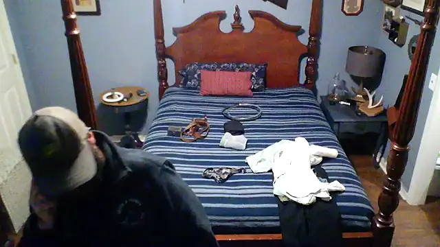 Snapshot of Onesieboy4daddys chatting on December 17, 2025, 7:47 am Onesieboy4daddys online show from December 17, 2025, 7:47 am