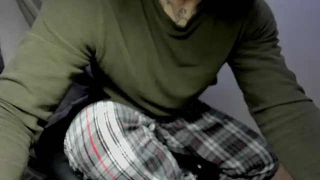 layneinchains online show from November 25, 2025, 7:52 am