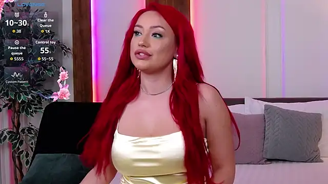 EmyHilton online show from October 13, 2025, 5:29 am