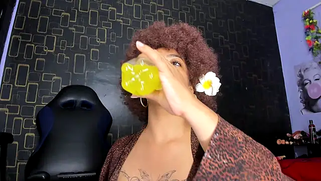 Alika01 online show from February 14, 2025, 12:51 am