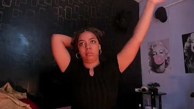 Alika01 online show from March 1, 2025, 8:10 pm