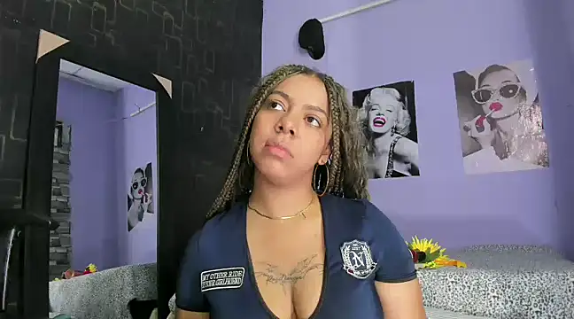 Alika01 online show from March 22, 2025, 11:31 pm