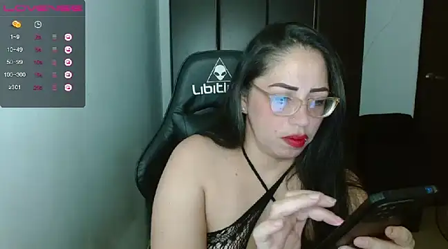 natashasmithe online show from December 10, 2024, 7:32 pm