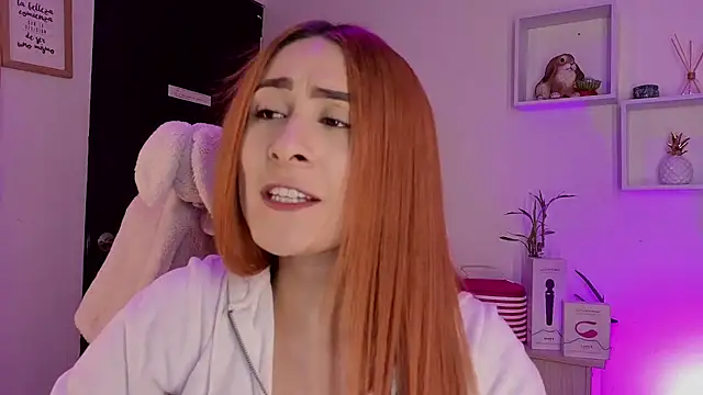 Tiarha online show from November 12, 2025, 4:46 am