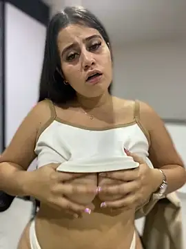 Snapshot of Natalia_Cleark09 chatting on February 2, 2025, 12:09 am Natalia Cleark09 online show from February 2, 2025, 12:09 am