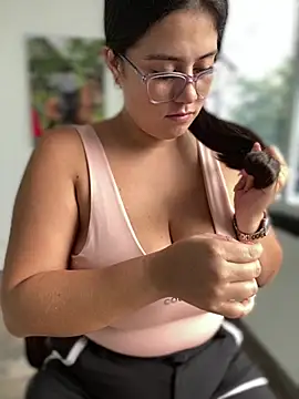 Snapshot of Natalia_Cleark09 chatting on March 6, 2025, 8:48 pm Natalia Cleark09 online show from March 6, 2025, 8:48 pm