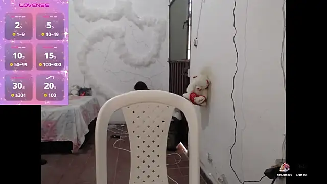 Snapshot of foxysweet09 chatting on October 15, 2025, 8:42 pm foxysweet09 online show from October 15, 2025, 8:42 pm