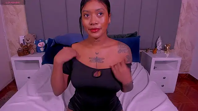 JulianaMiller online show from March 12, 2025, 2:20 am