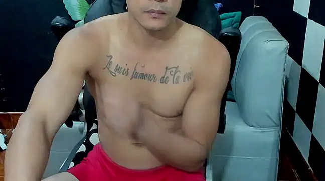 Snapshot of Brunocuttie94 chatting on February 13, 2025, 4:39 pm Brunocuttie94 online show from February 13, 2025, 4:39 pm