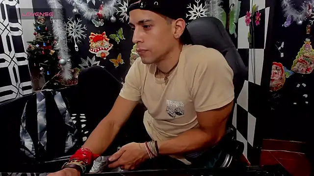 Snapshot of Brunocuttie94 chatting on November 8, 2025, 6:40 pm Brunocuttie94 online show from November 8, 2025, 6:40 pm