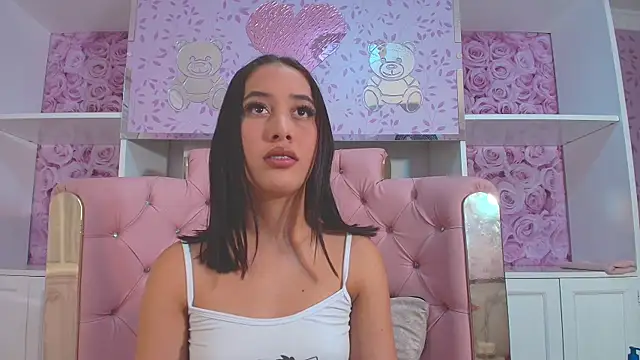 Snapshot of valentina_cortes72 chatting on February 17, 2025, 11:34 am valentina cortes72 online show from February 17, 2025, 11:34 am