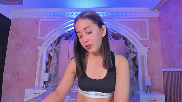Snapshot of valentina_cortes72 chatting on February 27, 2025, 11:41 am valentina cortes72 online show from February 27, 2025, 11:41 am