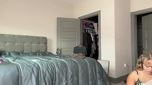 ElenaErickson online show from March 17, 2025, 11:11 pm