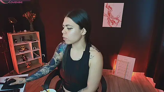 Snapshot of _WednesdayFriday_ chatting on September 17, 2025, 8:10 pm WednesdayFriday online show from September 17, 2025, 8:10 pm