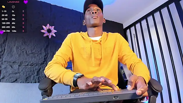 JacksonMuller  online show from December 2, 2025, 1:17 pm