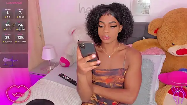 Snapshot of Tayssa_Maravilh chatting on November 12, 2025, 12:33 am Tayssa Maravilh online show from November 12, 2025, 12:33 am