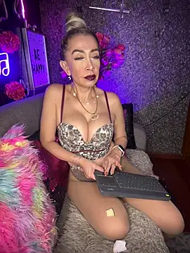 Snapshot of EvelinaGrey chatting on January 22, 2025, 5:48 am EvelinaGrey online show from January 22, 2025, 5:48 am