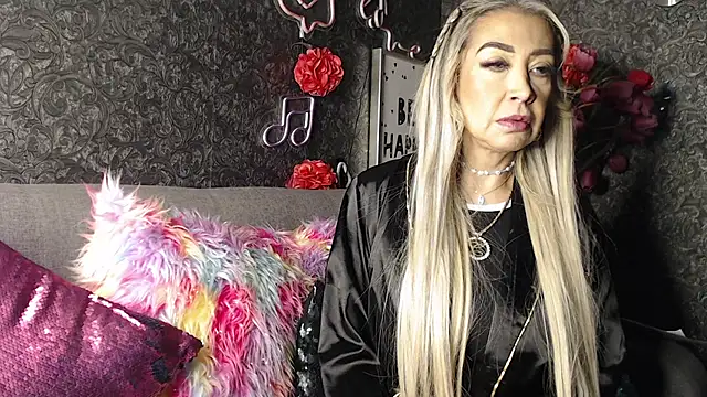 Snapshot of EvelinaGrey chatting on January 27, 2025, 2:53 am EvelinaGrey online show from January 27, 2025, 2:53 am