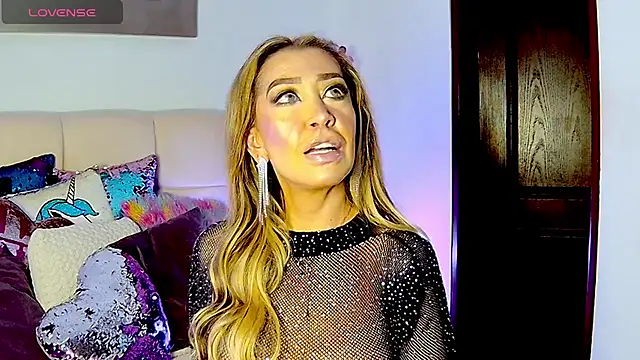 Snapshot of EvelinaGrey chatting on November 12, 2025, 12:22 am EvelinaGrey online show from November 12, 2025, 12:22 am