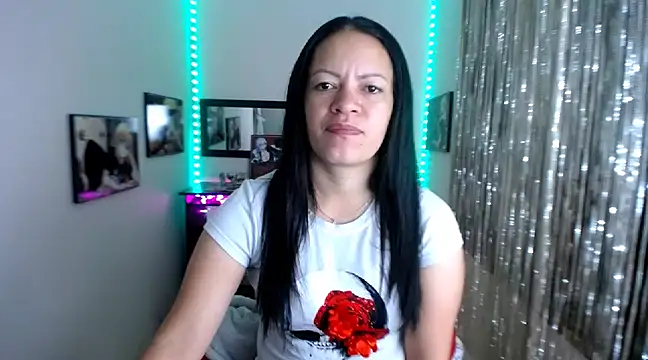 Cristal w online show from March 18, 2025, 12:25 pm