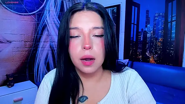 Snapshot of Small_naughty_ chatting on February 7, 2025, 2:04 pm Small naughty online show from February 7, 2025, 2:04 pm