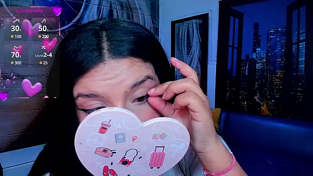 Snapshot of Small_naughty_ chatting on February 10, 2025, 2:16 pm Small naughty online show from February 10, 2025, 2:16 pm