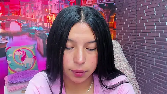 Snapshot of Small_naughty_ chatting on October 28, 2025, 1:36 pm Small naughty online show from October 28, 2025, 1:36 pm