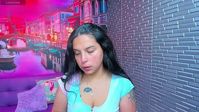 Snapshot of Small_naughty_ chatting on November 6, 2025, 1:34 pm Small naughty online show from November 6, 2025, 1:34 pm