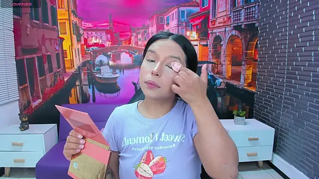 Snapshot of Small_naughty_ chatting on November 10, 2025, 1:32 pm Small naughty online show from November 10, 2025, 1:32 pm