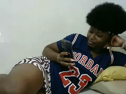 slender-qwene online show from March 4, 2025, 8:24 am