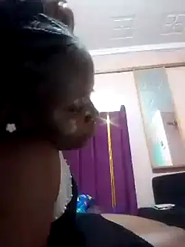 slender-qwene online show from October 15, 2025, 5:46 pm