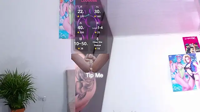 Anni foxi online show from November 18, 2025, 6:01 pm