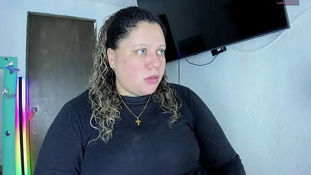 Snapshot of mariana_maze chatting on December 3, 2024, 3:41 am mariana maze online show from December 3, 2024, 3:41 am