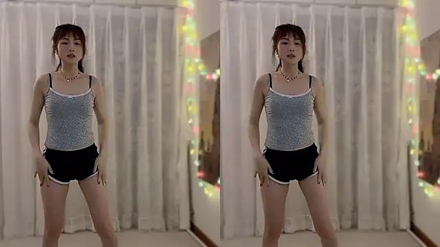 Snapshot of SHUIshui_ chatting on February 25, 2025, 4:31 pm SHUIshui online show from February 25, 2025, 4:31 pm