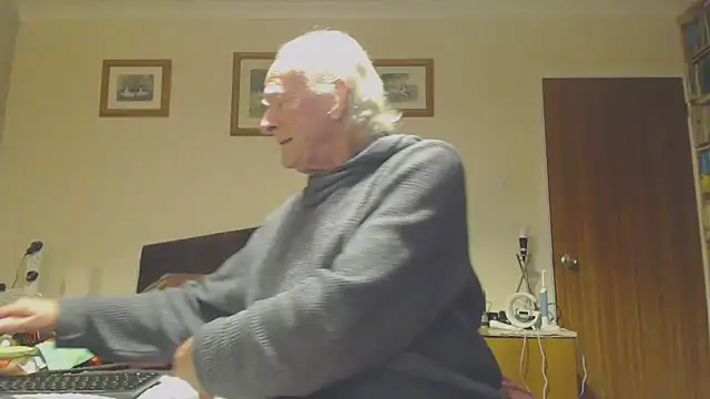 Snapshot of WaverlyKernow chatting on December 12, 2024, 3:27 pm WaverlyKernow online show from December 12, 2024, 3:27 pm