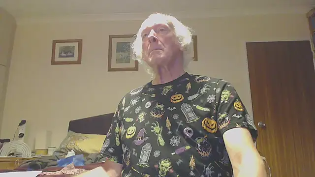 Snapshot of WaverlyKernow chatting on January 5, 2025, 9:26 am WaverlyKernow online show from January 5, 2025, 9:26 am