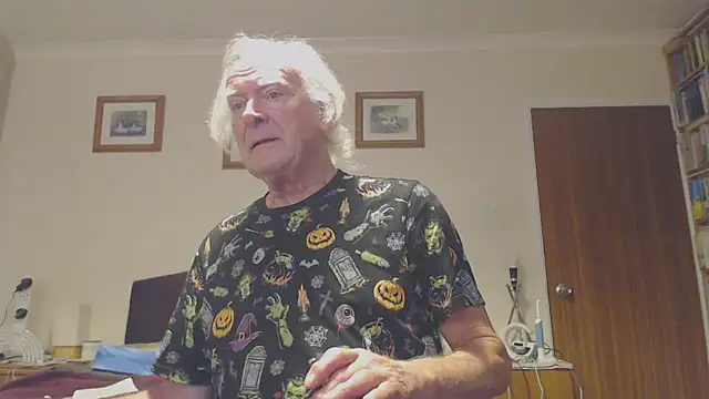 Snapshot of WaverlyKernow chatting on January 6, 2025, 9:30 am WaverlyKernow online show from January 6, 2025, 9:30 am